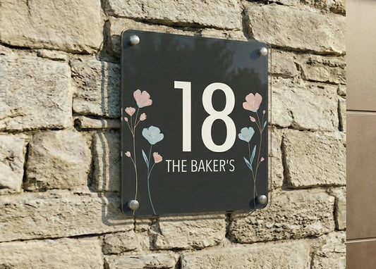 Naambordjes huisnummerborden family name plate.